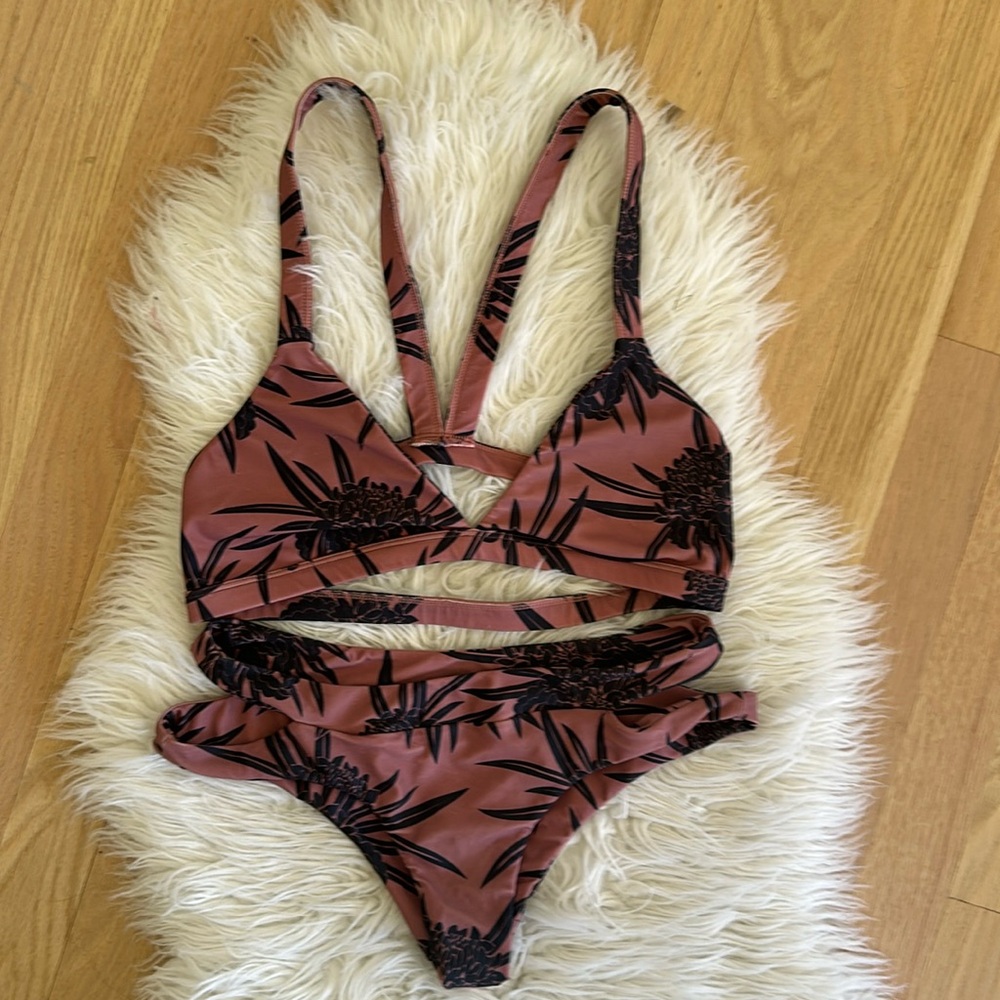 Rare MIKOH top and bottom set in tropical print